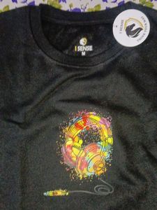 Trendy Black T-shirt m size