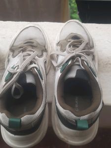 Zudio Sneakers