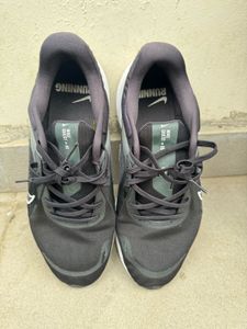 Nike Quest 05 Running Shoes