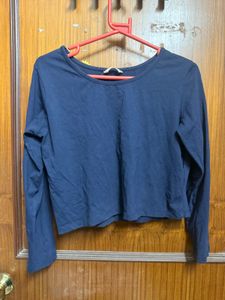 Navy Blue T-Shirt/crop top L-XL