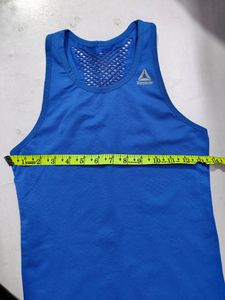 Reebok Sports Tshirt Size M