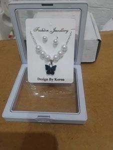 Butterfly Pearl Pendant Necklace