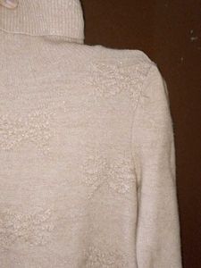 Cute turtle neck &amp; bow sweatshirt with bell sleeve