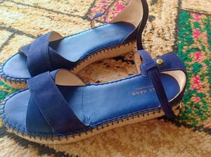 ORIGINAL COLE HAAN SANDALS. SIZE 4.5