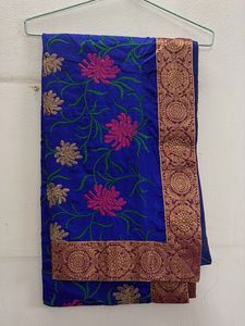 Embroidered Sleeveless Kurti