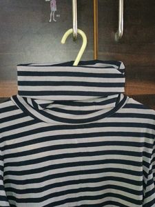 Full Sleeve Girls Sweatshirt Or T Shirt