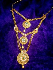 Elegant Gold Necklace
