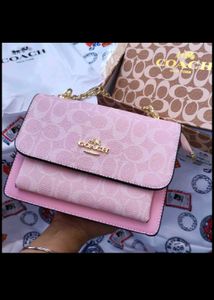 pink coach bag 💕