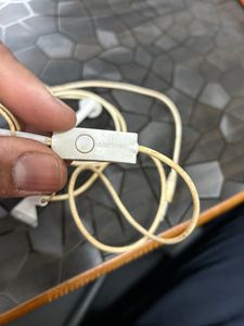 SAMSUNG headphones With Speaker Wire Is Damage But