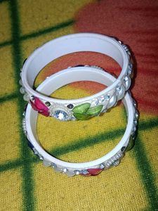 Elegant Bangle Set