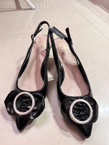 Carlton London Black Kitten Heels With Tag