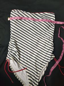 499RS.Strapless Swimwear