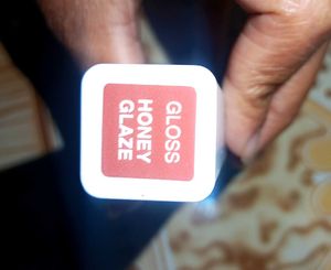 Zudio Juicy Glaze Lipstick