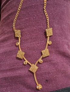 Sparkling Gold Square Necklace