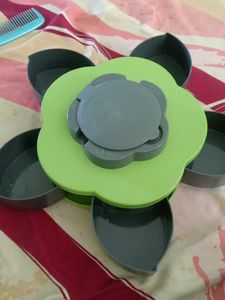 Flower Shaped Plate with Lid