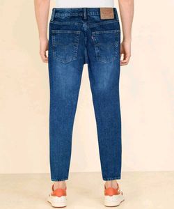 We supply original branded Levi&#39;s jeans
