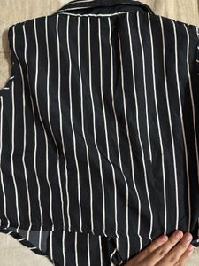 Sleeveless Crop Shirt