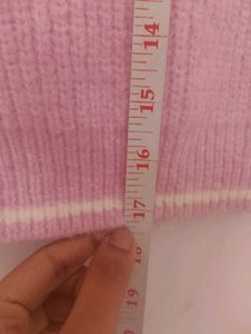 Knitted sweater vest in v-neck shape