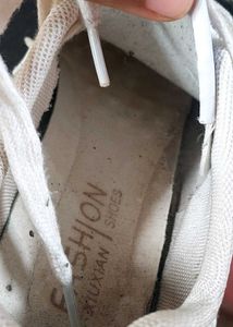White Sneakers Small