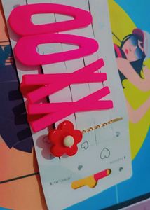 Vembley Earings And a Set Of hairpin