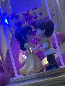 Couple Figurine in Glass Dome