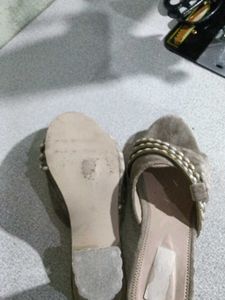 Elegant Slides with Pearl Detail