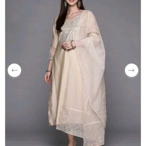 Elegant Embroidered Kurta On Sale
