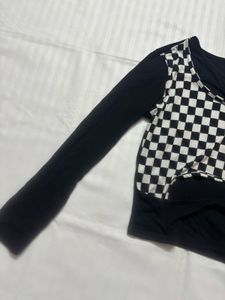 b&amp;w cutout top