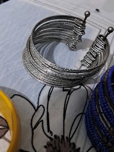 Bangle Bonanza! 5 Piece Bracelet Set