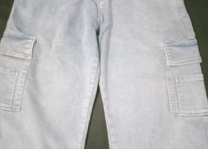 Light Wash Cargo Jeans - Wide Leg