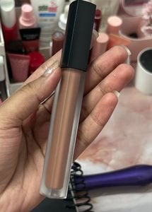 Huda Beauty Liquid Matte Lipstick