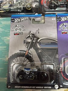 HOT WHEELS MOTORCYCLE CLUB SET OF 5 BIKES IMPORTED
