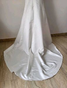 Free Delivery 🚚 Elegant Wedding Dress - Size Medi
