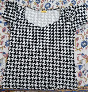 Houndstooth Print Top
