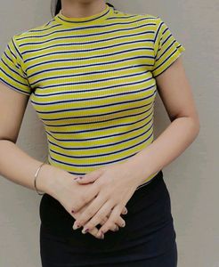 Yellow lining Crop Top