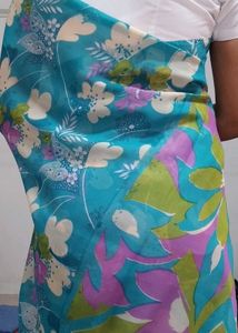 Retro Floral Print Saree