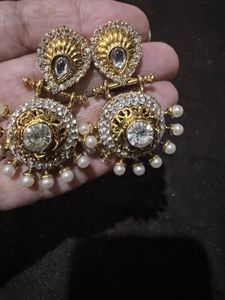 Elegant Gold Tone &amp; Pearl Earrings
