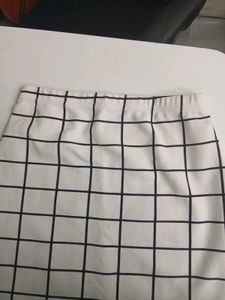 SHEIN NGrid Print Mini Skirt
