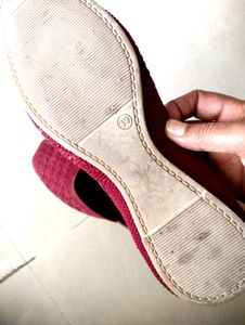 😍 Traditional Footwear