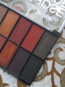 Versatile 16-Color Eyeshadow Palette