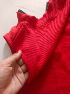 Red Sleeveless Top Stretchable
