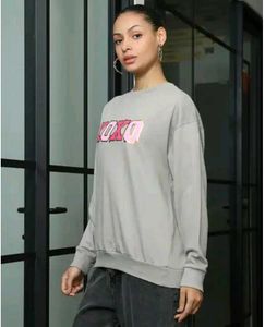 XOXO Graphic Print Sweatshirt (NEW W TAG +FREE del