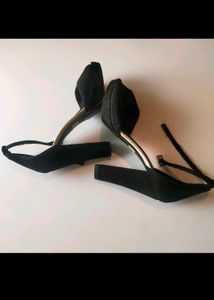 Rocia Branded Heel