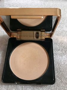 Manisha Malhotra Compact