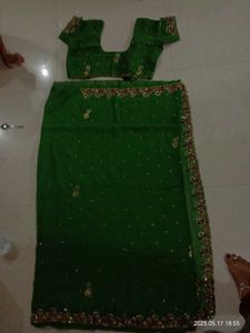 Dark Green Saree With Blouse