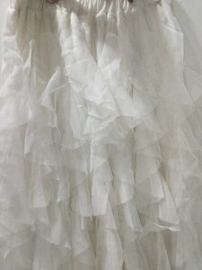 White ruffle Skirt( free sized)