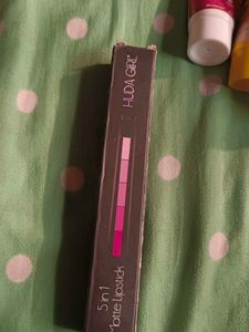 HUDA BEAUTY LIPSTICK 5 IN 1