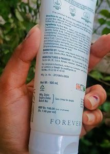 Forever Radiance Face Wash