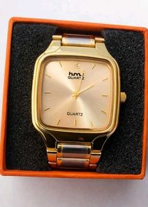 hm Quartz Gold Wristwatch