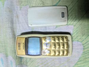 NOT WORKING ( Model Nokia 1100 ) RARE PHONE